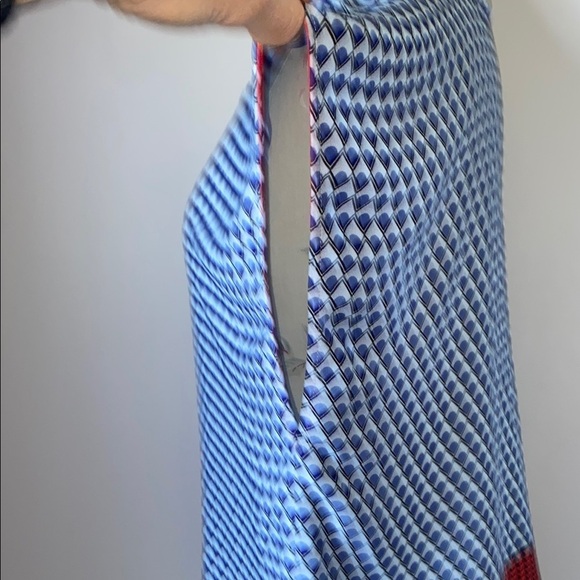 Vince Camuto Blue and White Boxy Blouse - Picture 5 of 10